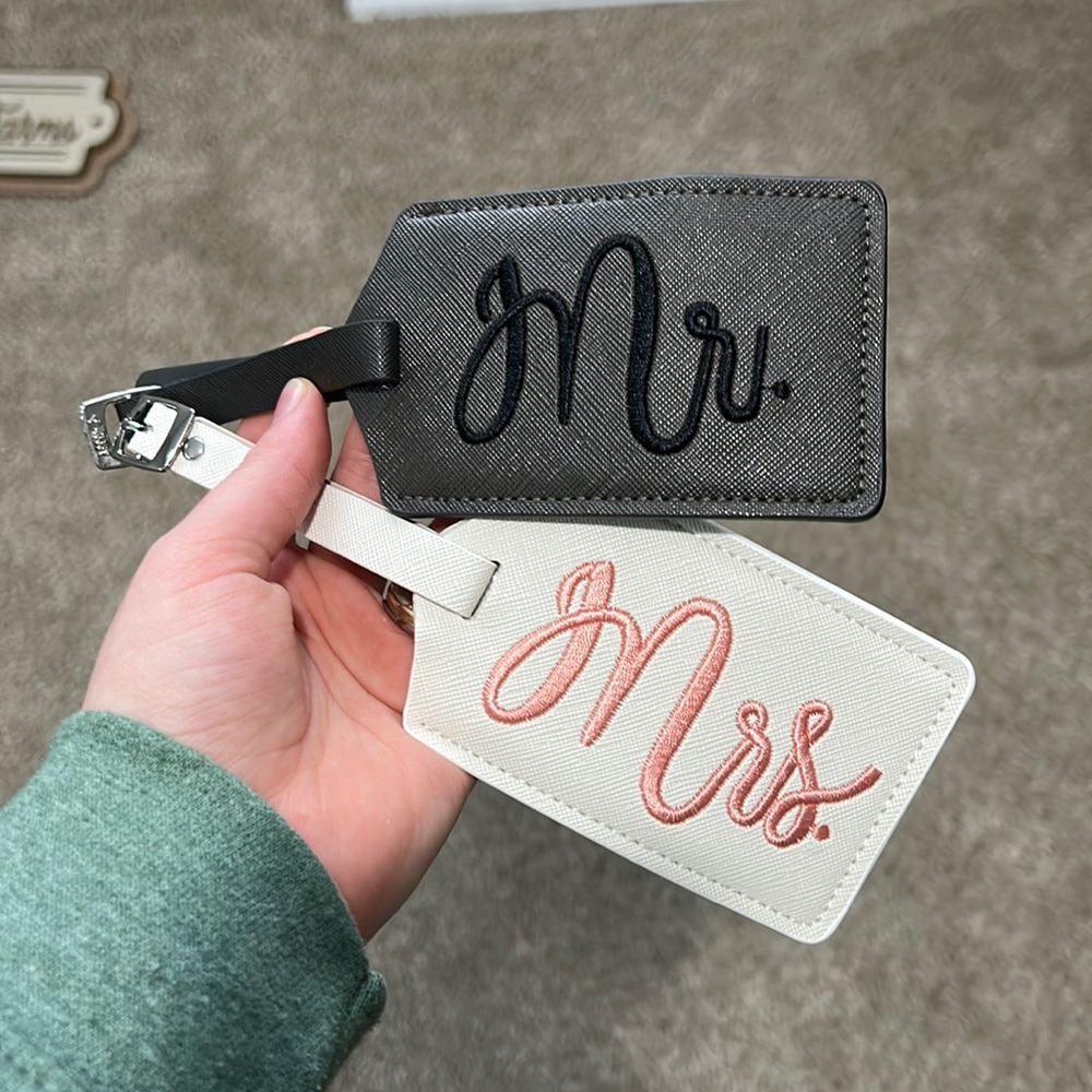 Marriage luggage tags - NEW! Mr. And Mrs 2pack